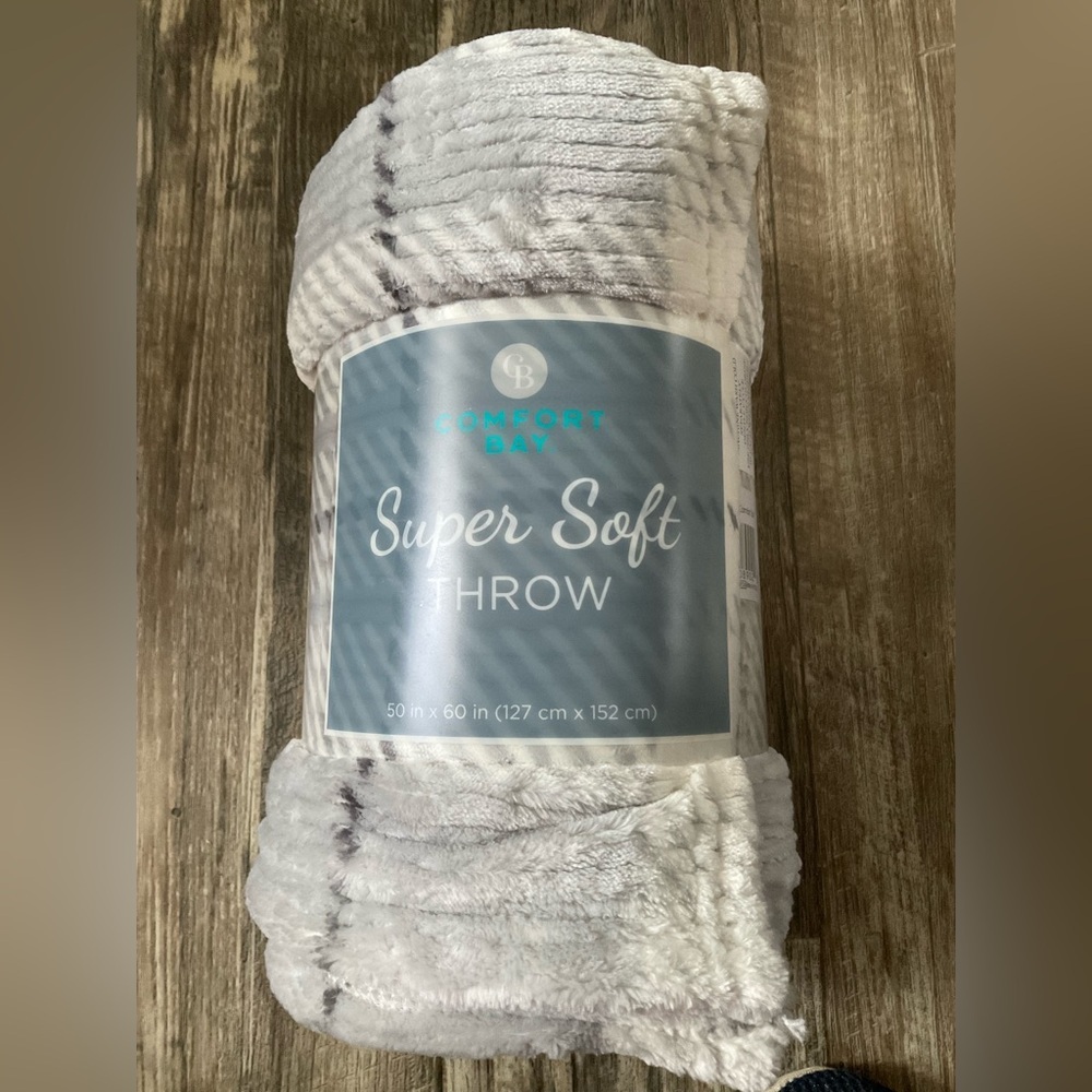 Comfort Bay Soft White and Gray Throw Blanket, Very Soft. 50x60”